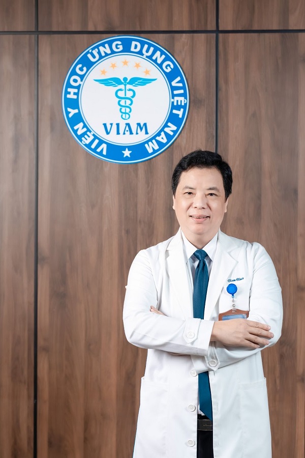 Ts.Bs Trương Hồng Sơn là bác sĩ khám dinh dưỡng uy tín