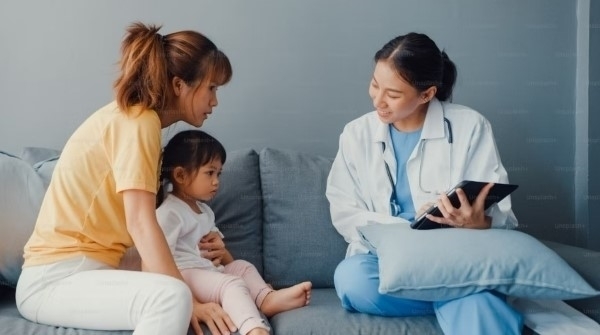 Nếu trẻ gặp các vấn đề về tiêu hóa, hãy đưa trẻ đến phòng khám dinh dưỡng ngay
