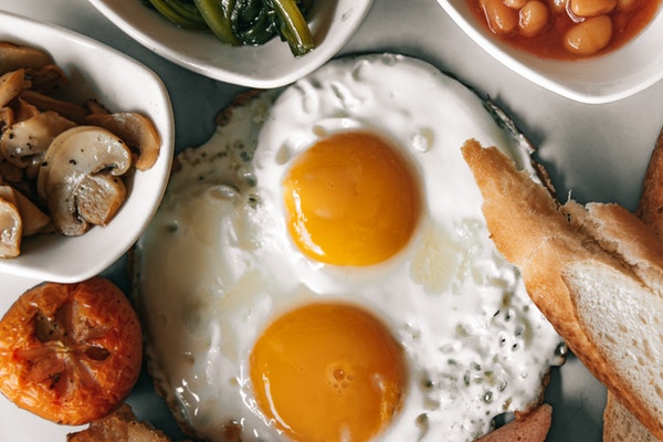 Trứng và chế độ ăn có nhiều cholesterol