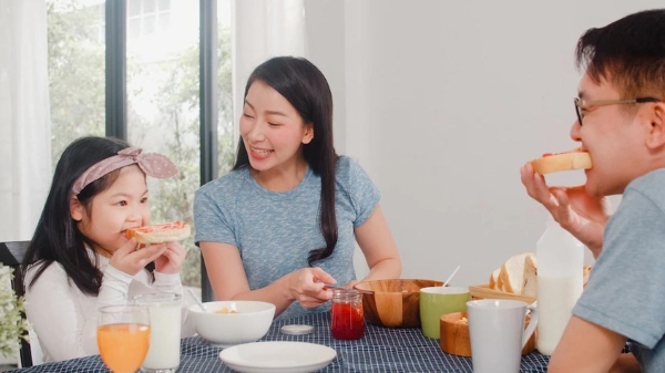 Nắm rõ kiến thức dinh dưỡng cho trẻ còi xương giúp cha mẹ chăm con đúng cách, tránh ép ăn hay bổ sung không hợp lý