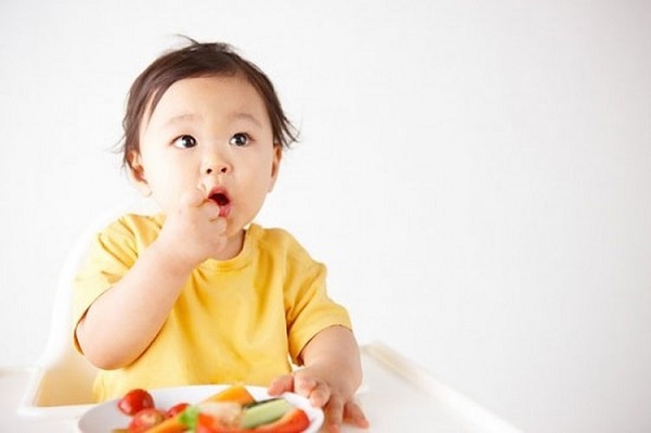Chế độ dinh dưỡng cho trẻ em theo từng độ tuổi | VIAM Clinic