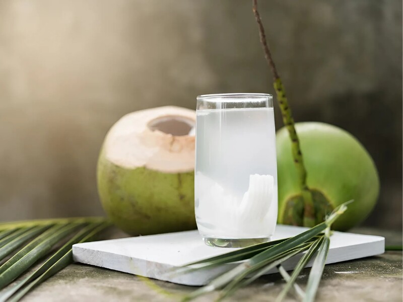 Dừa không chỉ giúp bổ sung chất điện giải còn là một thức uống giải nhiệt tốt trong mùa hè