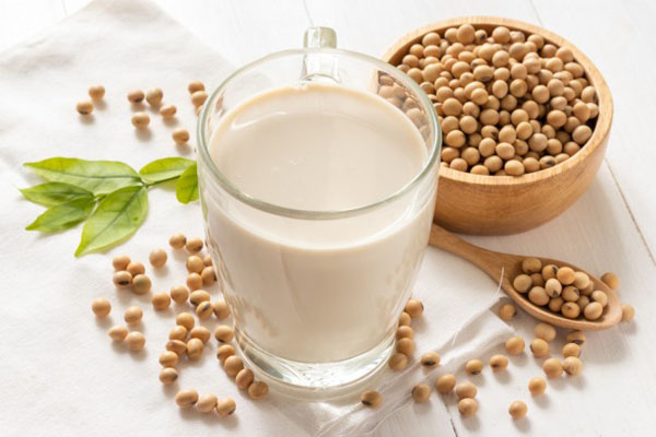 Sữa đậu nành hỗ trợ giảm cholesterol xấu